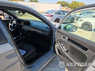 2025 Honda Civic Sedan Hybrid Sport Touring - zdjęcie 18 z 20 - miniatura