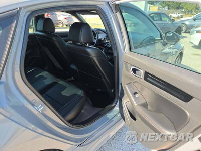 2025 Honda Civic Sedan Hybrid Sport Touring - zdjęcie 16 z 20 - miniatura