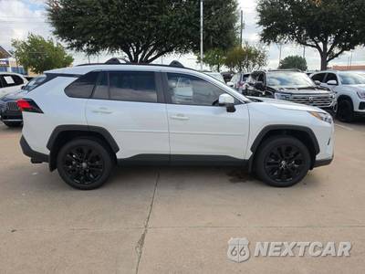 2025 Toyota RAV4 XLE Premium - zdjęcie 4 z 20 - miniatura