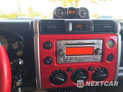 2012 Toyota FJ Cruiser w/Rear Doors - zdjęcie 10 z 20 - miniatura