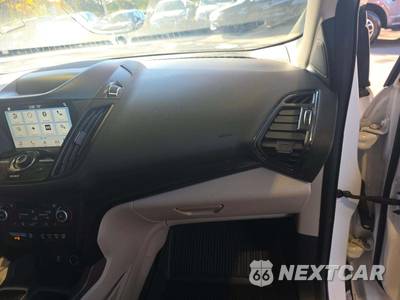 2019 Ford Escape Titanium - zdjęcie 19 z 20 - miniatura