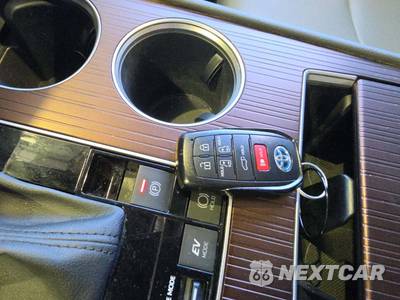 2024 Toyota Sienna XLE 7-Passenger 120.5" WB - zdjęcie 8 z 22 - miniatura
