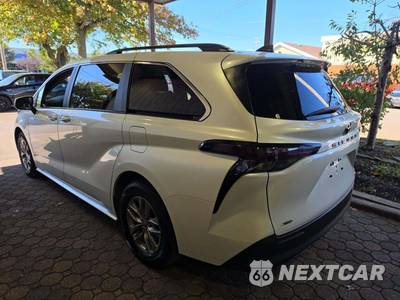2024 Toyota Sienna XLE 7-Passenger 120.5" WB - zdjęcie 2 z 22 - miniatura