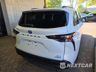 2024 Toyota Sienna XLE 7-Passenger 120.5" WB - zdjęcie 3 z 22 - miniatura