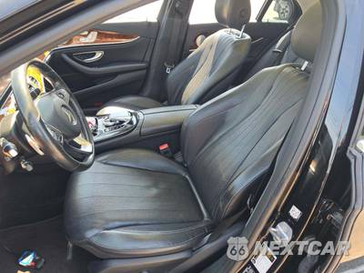 2018 Mercedes-Benz E 300 4MATIC Sedan - zdjęcie 3 z 22 - miniatura
