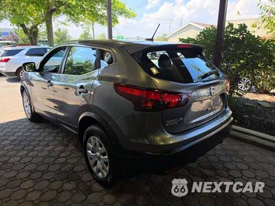 2017 Nissan Rogue Sport S - zdjęcie 2 z 20 - miniatura
