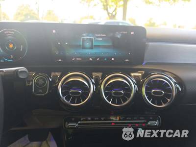 2021 Mercedes-Benz A 220 4MATIC - zdjęcie 10 z 23 - miniatura
