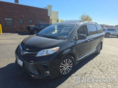 2018 Toyota Sienna XLE 8-Passenger 119.3" WB - zdjęcie 1 z 25 - miniatura