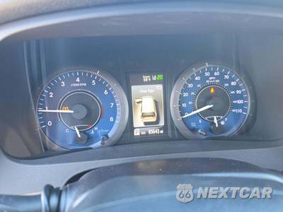 2018 Toyota Sienna XLE 8-Passenger 119.3" WB - zdjęcie 9 z 25 - miniatura