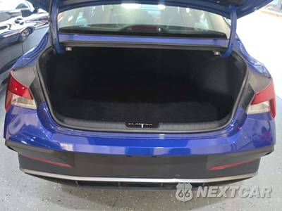 2025 Hyundai Elantra SE - zdjęcie 14 z 27 - miniatura