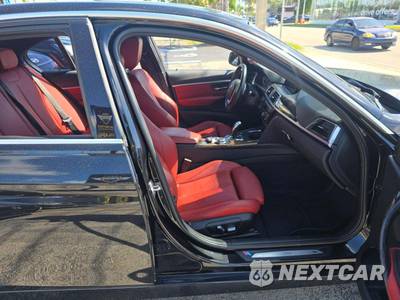 2017 BMW 3 Series Sedan 330i xDrive - zdjęcie 18 z 37 - miniatura