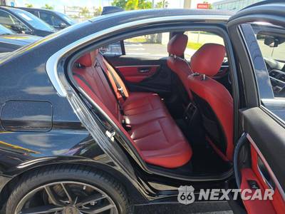 2017 BMW 3 Series Sedan 330i xDrive - zdjęcie 16 z 37 - miniatura