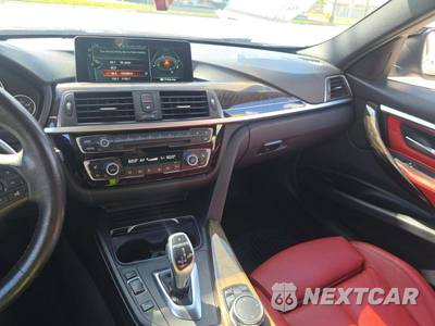 2017 BMW 3 Series Sedan 330i xDrive - zdjęcie 10 z 37 - miniatura