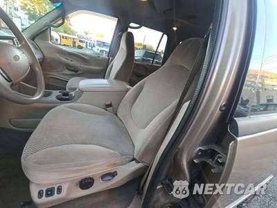 2002 Ford Expedition SSV XLT - zdjęcie 6 z 27 - miniatura