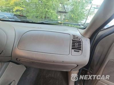 2002 Ford Expedition SSV XLT - zdjęcie 19 z 27 - miniatura