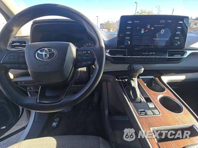 2024 Toyota Sienna LE 8-Passenger 120.5" WB - zdjęcie 10 z 21 - miniatura