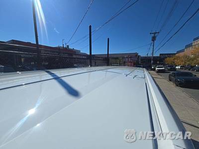 2026 Ford Transit Passenger Van XLT Low Roof 148.0" WB - zdjęcie 12 z 21 - miniatura