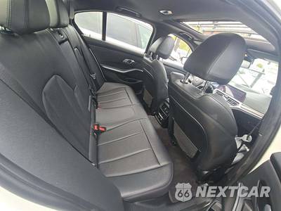 2020 BMW 3 Series Sedan 330i - zdjęcie 16 z 21 - miniatura