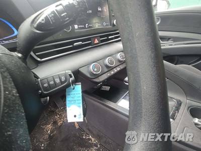 2024 Hyundai Elantra SE - zdjęcie 8 z 20 - miniatura