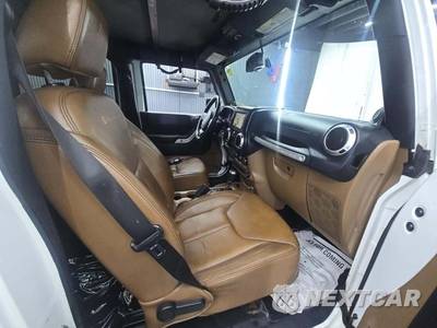 2013 Jeep Wrangler Unlimited Sahara - zdjęcie 18 z 27 - miniatura