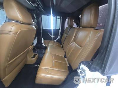 2013 Jeep Wrangler Unlimited Sahara - zdjęcie 13 z 27 - miniatura
