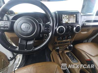 2013 Jeep Wrangler Unlimited Sahara - zdjęcie 10 z 27 - miniatura