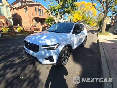 2026 Volvo XC40 B5 Plus - zdjęcie 1 z 17 - miniatura