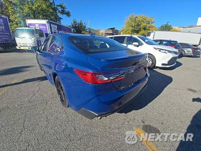 2025 Toyota Camry SE - zdjęcie 2 z 20 - miniatura
