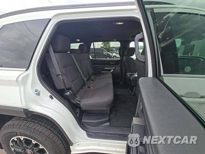 2026 Toyota Sequoia SR5 - zdjęcie 14 z 20 - miniatura
