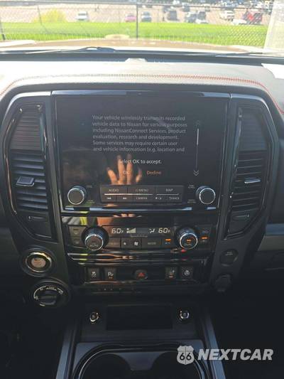 2020 Nissan TITAN PRO-4X Crew Cab Short Bed - zdjęcie 7 z 19 - miniatura