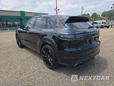 2023 Porsche Cayenne Turbo - zdjęcie 2 z 20 - miniatura