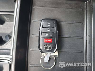 2024 Toyota Sequoia SR5 - zdjęcie 5 z 20 - miniatura