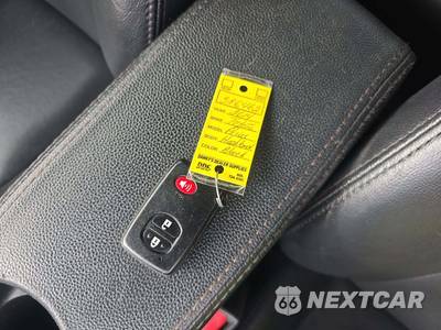 2014 Toyota Prius Three - zdjęcie 5 z 21 - miniatura