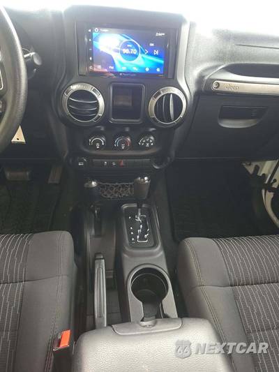 2012 Jeep Wrangler Unlimited Sport - zdjęcie 7 z 29 - miniatura