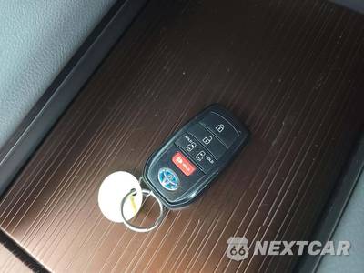 2024 Toyota Sienna LE 8-Passenger 120.5" WB - zdjęcie 5 z 24 - miniatura