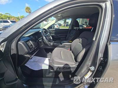 2024 Nissan Pathfinder SV - zdjęcie 3 z 22 - miniatura