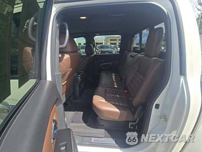 2024 Nissan TITAN Platinum Reserve Crew Cab Short Bed - zdjęcie 10 z 19 - miniatura