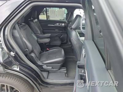 2025 Ford Explorer ST - zdjęcie 14 z 19 - miniatura
