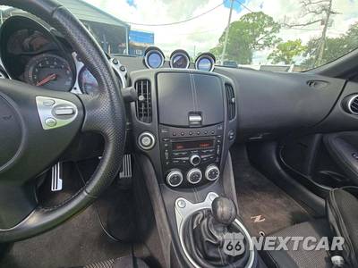 2011 Nissan 370Z Touring Convertible - zdjęcie 10 z 32 - miniatura