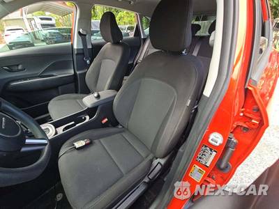 2025 Hyundai Kona SE - zdjęcie 3 z 17 - miniatura
