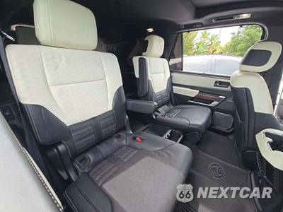 2024 Toyota Sequoia Capstone - zdjęcie 17 z 21 - miniatura