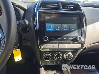 2025 Mitsubishi Outlander Sport LE - zdjęcie 10 z 20 - miniatura