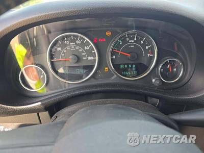 2014 Jeep Wrangler Unlimited Sahara - zdjęcie 9 z 27 - miniatura