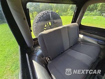 2003 Jeep Wrangler Sahara - zdjęcie 13 z 22 - miniatura
