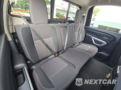 2024 Nissan TITAN SV Crew Cab Short Bed - zdjęcie 16 z 20 - miniatura