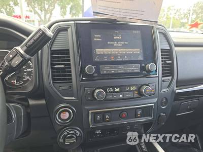 2024 Nissan TITAN SV Crew Cab Short Bed - zdjęcie 10 z 20 - miniatura