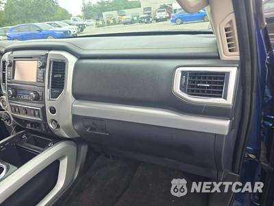 2017 Nissan TITAN PRO-4X Crew Cab Short Bed - zdjęcie 16 z 27 - miniatura