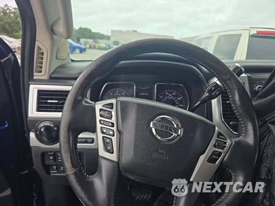 2017 Nissan TITAN PRO-4X Crew Cab Short Bed - zdjęcie 18 z 27 - miniatura