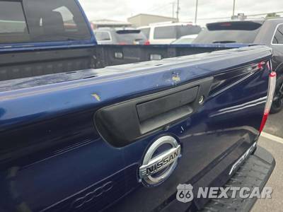 2017 Nissan TITAN PRO-4X Crew Cab Short Bed - zdjęcie 24 z 27 - miniatura