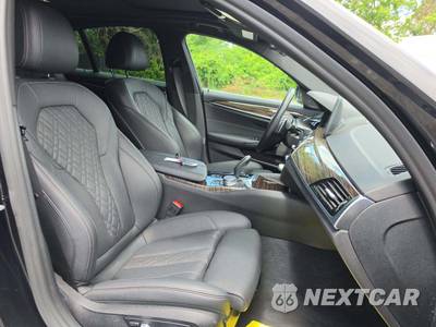 2022 BMW 5 Series Sedan 530i xDrive - zdjęcie 18 z 33 - miniatura